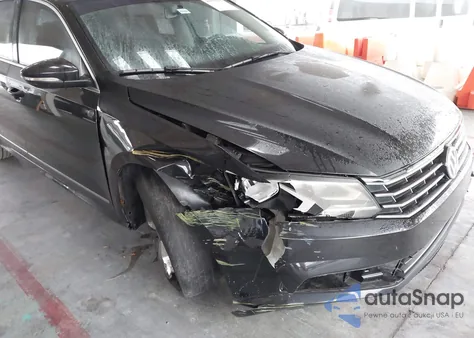 2017 Volkswagen Passat 1.8T S z USA, uszkodzony, nr VIN 1VWAT7A31HC077853